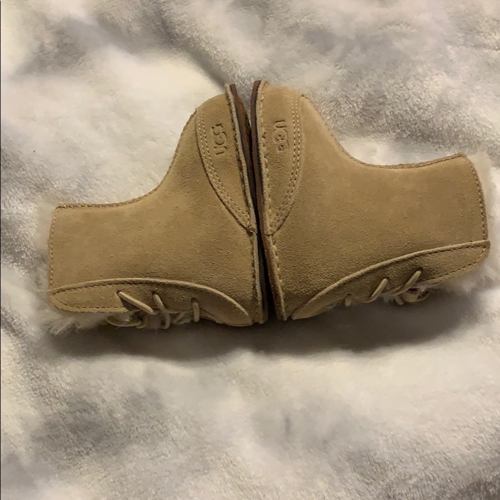 UGG - Picture 3 of 9